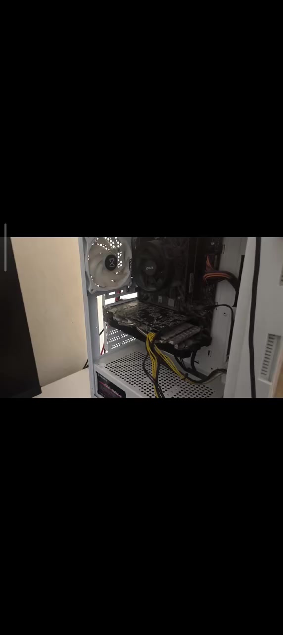 السلام عليكم 
كرت rx 580 2048sp للبيع 
كل تفاصيله بالمنشور وكذلك فديو المشكله ماعرف اذا من يمه او لا بس مماثره عل اداء ابد 
مكاني بغداد 
اعلى سعر ابيع


**إذا كنت صاحب هذا الإعلان وتريد حذفه لأي سبب، رجاءا أرسل رسالة إلى الدعم الفني**