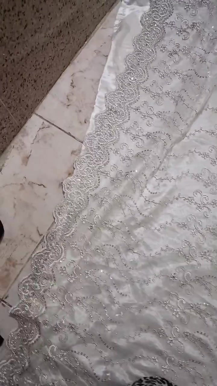 البردات هنه والتور 30الجنطه 7000القفاصه الواحد 5000اكو توصيل ***********
