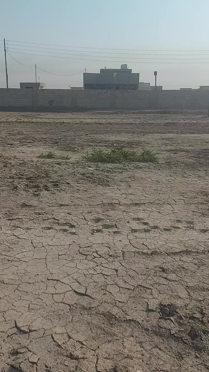 السلام عليكم قطعه ارض طابو زراعي سند 25مساحه 550متر تقع في منطقه ابو ثيله قرب فلكه المدائن بصف بسمايه  او بصف منطقه التأميم واجهه 20ونزال 27 سعرهه 35للاستفسار اتصال عل الرقم ***********
