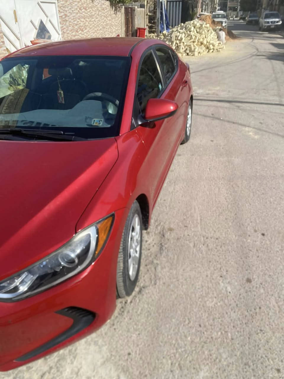 سلام عليكم سياره النتره موديل ٢٠١٧ سياره ماشيه ٦٣ الف حادثه بابين عكس السايق سعر ١٢٨ رقم بغداد الشعب ورقم  الهاتف ***********
