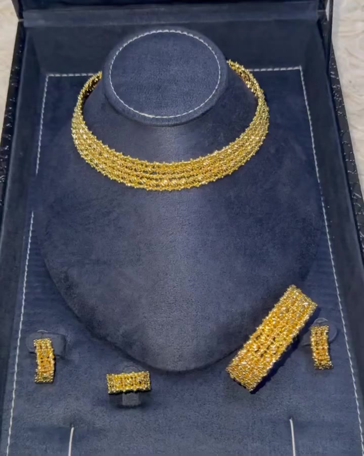 جديدنا اللي يحبون اللون الذهبي تصميم الدرويكا مميز 🔥
عقد فخم مميز مرصع حجر زركون سويسري اصلي درجه اولى 🔥
مطلي ذهب❤

ضمان سنتين على اللون👍

 للطلب والاستفسار على الدايركت مسج ❤

20الف  طلاء ثابت  بدون خاتم 

يوجد توصيل لجميع محافظات  متوفر


**إذا كنت صاحب هذا الإعلان وتريد حذفه لأي سبب، رجاءا أرسل رسالة إلى الدعم الفني**