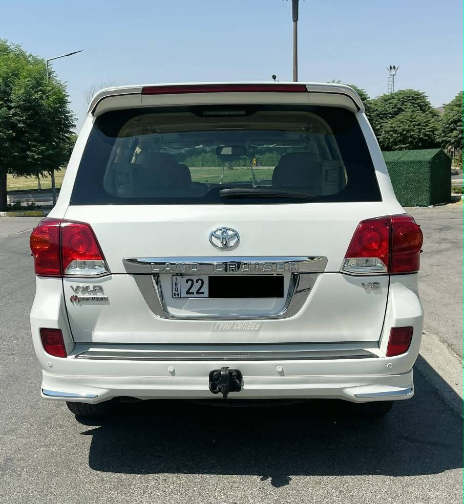 Toyota LandCruiser 2013 VXR V8 4.6L تويوتا لاندكروز

المواصفات معروفه
السياره بدون صبغ بيه مكانين PDR 
وحده يم قبغ البانزين عله كد شبر  
والجاملغ  خلف السايق شويه  
السياره نظيفه جدا

گير ومكينه بشرط 
ماشيه 99 الف كيلو متر حقيقي 

مكان السيارة اربيل
السيارة بأسمي ورقم اربيل 
السعر 370 ورقه
 
رقمي
***********
*********** أربيل, العراق
