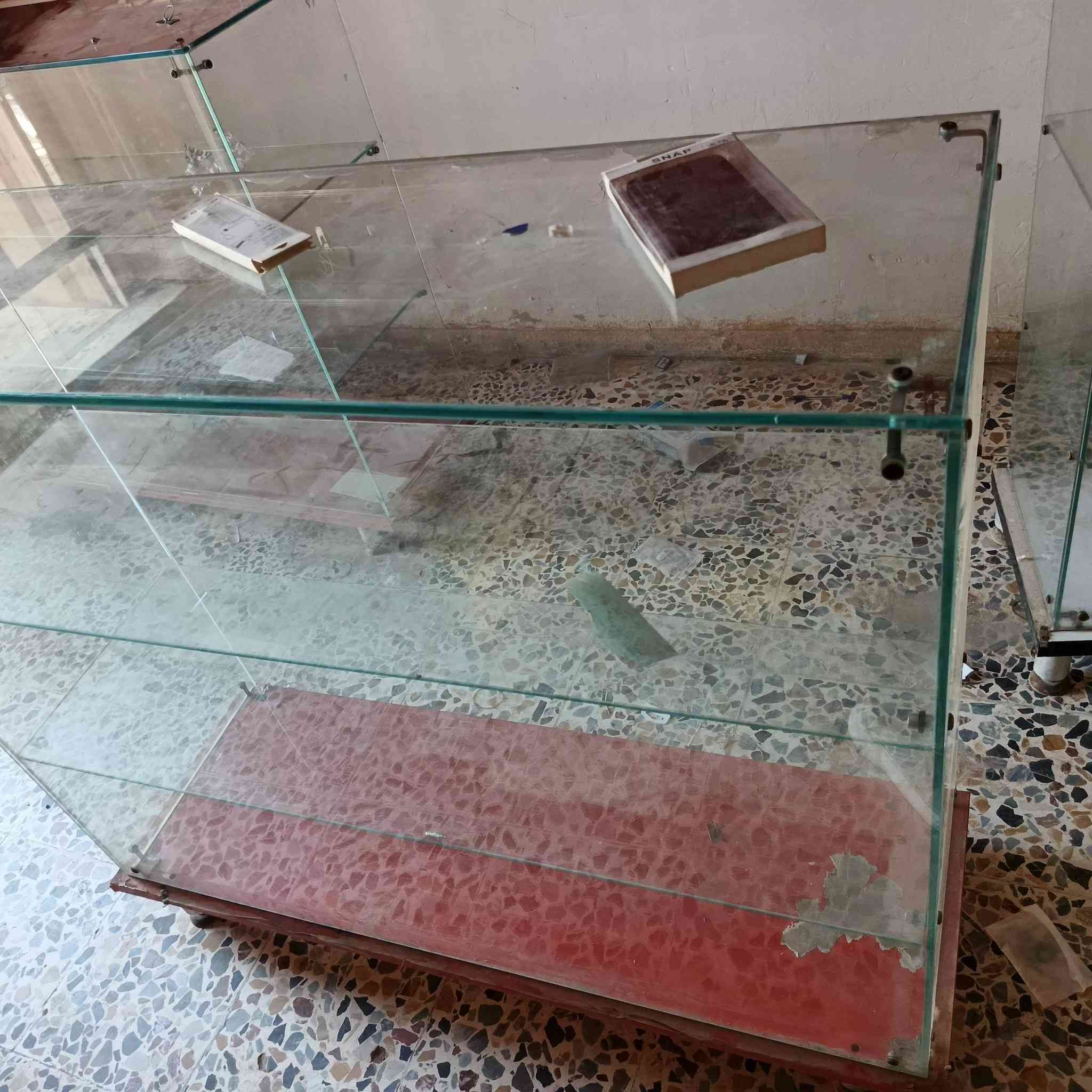 باترينات عدد اربع للبيع للستفسار اتصل عله رقم ***********
