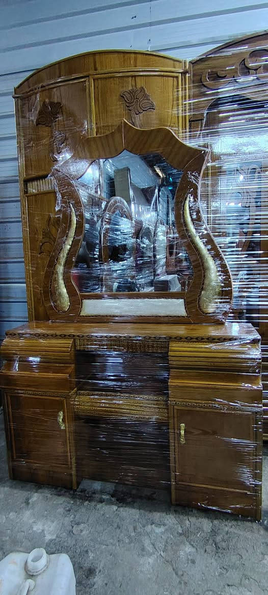 غرفة نوم مستعمله النظافه ٪95 السعر ٩٥٠ للاستفسار الاتصال على الرقم ***********
