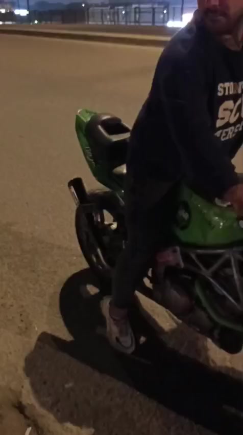 سلام عليكم للبيع دراجة كاوسكي Kawasaki 636 موديل 2004 بحالة جيدة 👍
الدراجة شغالة
المكينة ما مفتوحة أبداً
بيها صوت خفيف
عقل مبرمج
مركب عليها ويالة  2016
فجوج برمبو
صالنصة جديدة
زوج تايرات جديدة
مكاني: بغداد
السعر: 16 وبيها مجال للجادين فقط
اللي ناوي يتصل مباشرة أو واتساب:
📞 ***********
رجاءً اللي مو شراي لا يتفلسف بالتعليقات ولا يضيع وقتنا.
