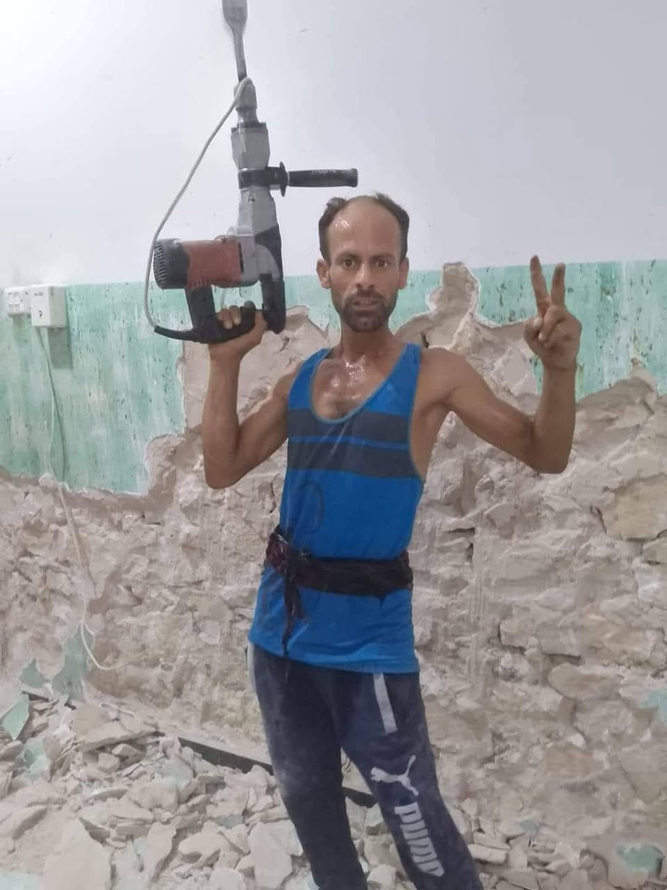 سلام عليكم  /  يوجد كادر عمل جاهز /  تصعيد مواد /  تنضيف بيوت /  تفليش /  تكشيط /  دفن نهري /  شقلنه ليل ونهار /  ومعداتنه جاهزه  ومالك دخل بكلشي تأخذ شقل جاهز مني سلمني شقل وتأخذ شقل جاهز / ماعليك بس تصال على رقم /// ***********
