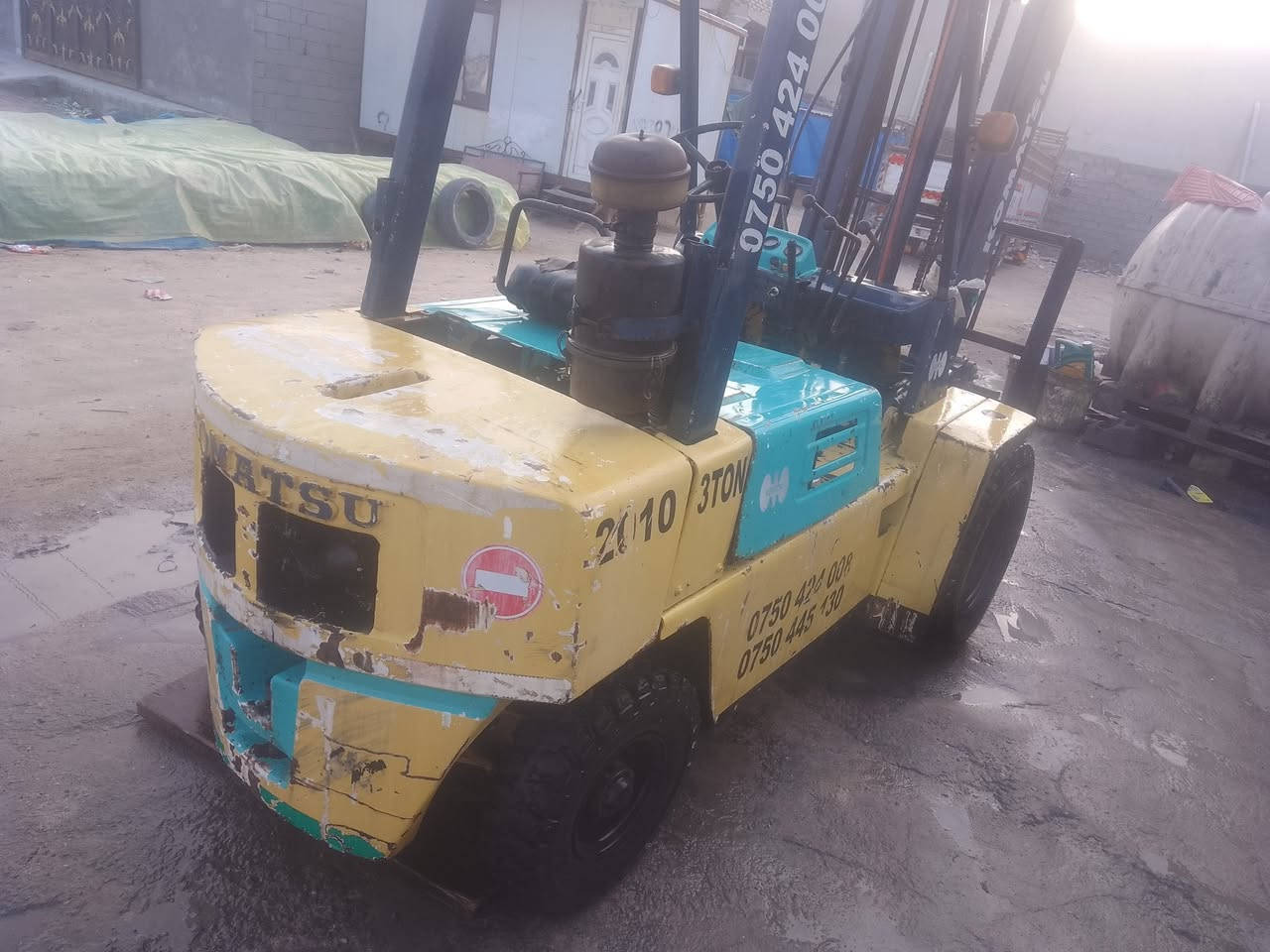 سلام عليكم شوكيه 3طن 3حركات شغاله وجاهزه كبل لشغل 
دبل تاير جديد ادوات مكان بصره الزبير ***********
