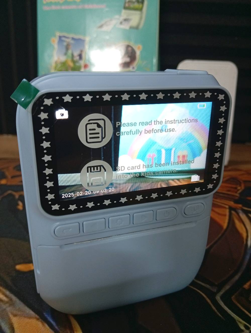 كاميرا فورية صورة و فيديو رام 8 كيكا شحن تايبسي طباعة الصور ابيض و اسود جديدة لوك بالكارتون كاملة الملحقات 
السعر 25 الف مع التوصيل لجميع المحافظات