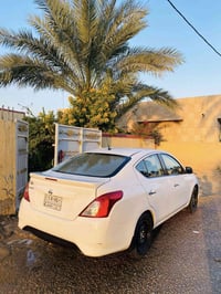 نيسان صني موديل21  السياره حلوه وجاهزه  بيه بارد بل جاملغ الأمامي فقط ...