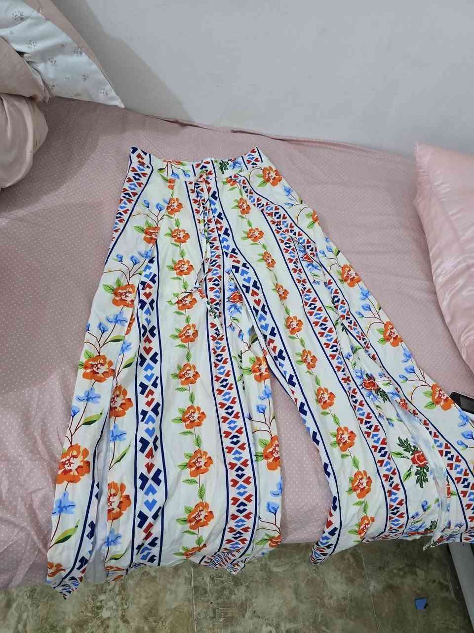 شروة ملابس من ضمنها هاي القطع ( بسعر مناسب ) كارتونين .


**إذا كنت صاحب هذا الإعلان وتريد حذفه لأي سبب، رجاءا أرسل رسالة إلى الدعم الفني**