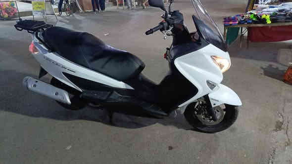 السلام عليكم شباب دراجة كلش نظيفة مصار هواي  نازلة من  رمبة مماشية هواي  مكلف بالنشر  لمن يود  الشراء 

التواصل 
‭٠٧٧٣ ٦٥٩ ٩٠٥٢‬
