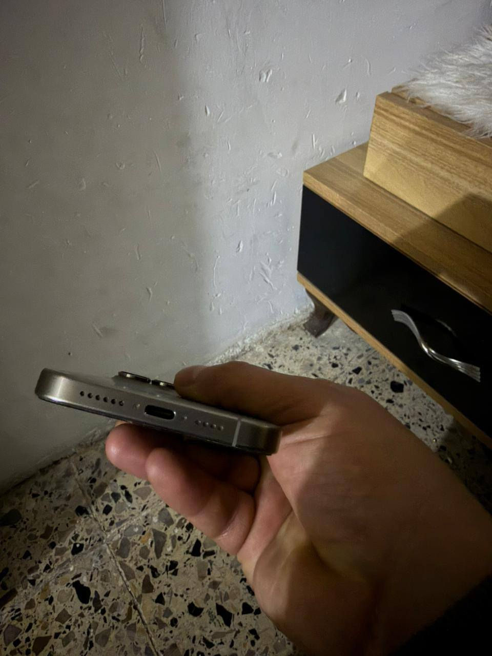 السلام عليكم ايفون 15 برو ماكس جهاز مكانه بغداد دوره للبيع سعر مليون قفل هذا رقمي ***********
