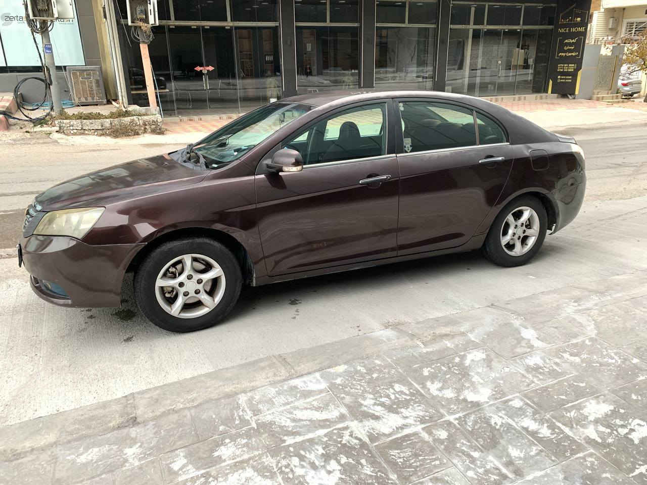 سەرەتا بەناوی خوا 
ژمارەی تەلەفون : ***********  واتساپ و فایبەر 

جیلی ئیمگراند ۲۰۱۳  EC7 
سەنەوی تا ۲۰۲٨ تازەیە
تەحویل غەرامە بەناوکردن بە شەرت 
سەیارەکە مەکینە ۱٨ ی کرۆلایە 
بێ تەقەو ڕەقە ماڵی دۆستە 
گێڕ و مەکینەی بە شەرت 
چوار تایەی تازەی لەژێرایە 
دوو پارچەی هەیە بێ ناوگرتن 
کەمێ کاڵ بونەوەی هەیە ئەویش جێگای باس نیە 
بەس ماشااللە ‌ی ئەوێ سەیارەیەکی جاهیزو بێ کەموو کوڕیە 
تەنها فرۆشتنە گۆڕینەوە ناکەم 
سیعری ٦۰ وەرەقەو  مەجالێکی دۆستانە 
لەگەڵ ڕێزدا هەموو زانیارییەکم نوسیوە 
ماسی لەبەحرا سەوا ناکرێ  ئەگەر کڕیاری وەرە لە نزیکەوە سەیری سەیارەکە بە شوێن سلێمانی السليمانية, العراق
