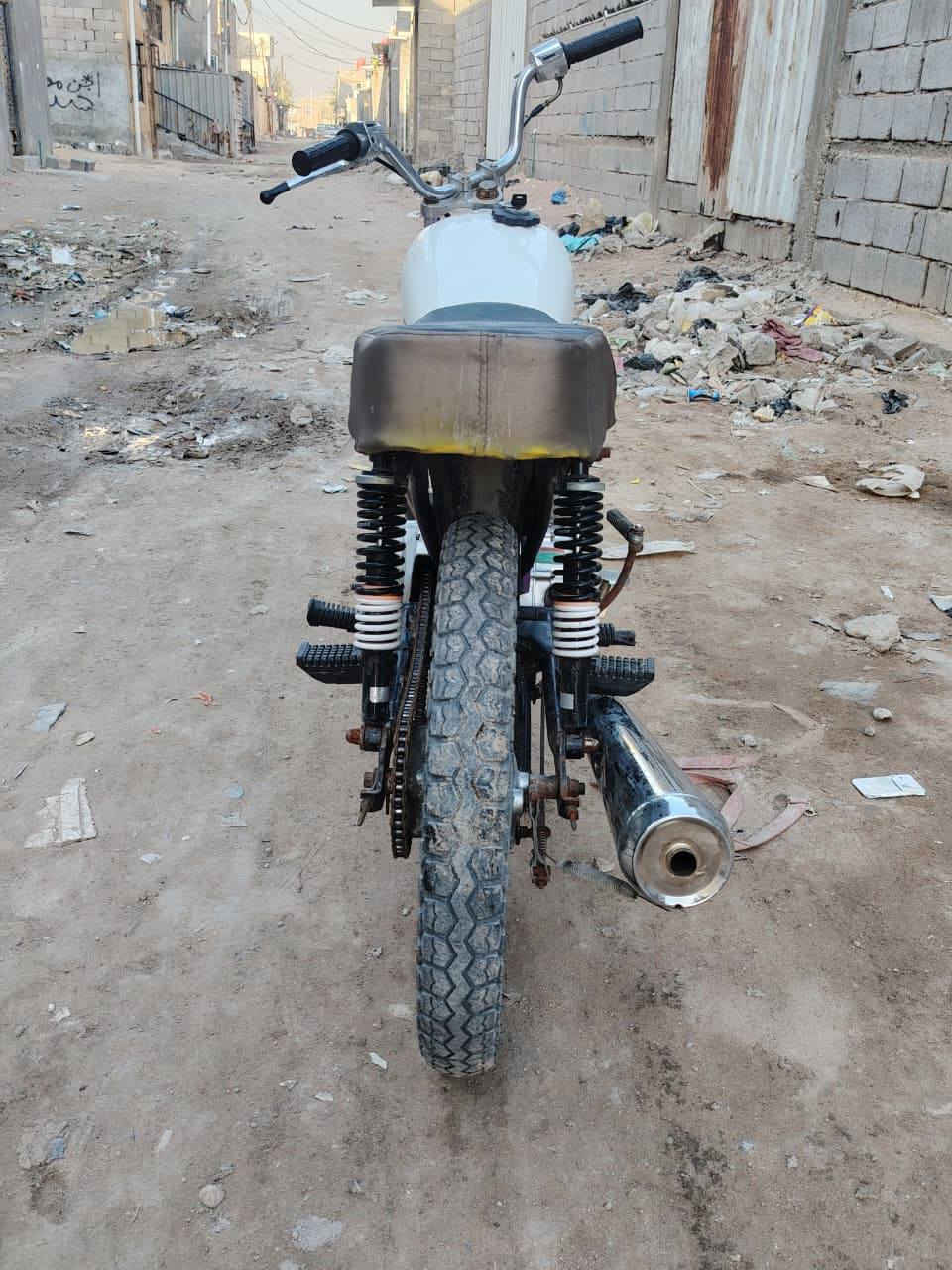 للبيع ادوات دراجه نضيفه وشغاله لا تبخر ولا كايمه  سعرهه ٣٥٠ وبيهه مجال العنوان بصرة ابو الخصيب *********** تواصل واتساب فقط
