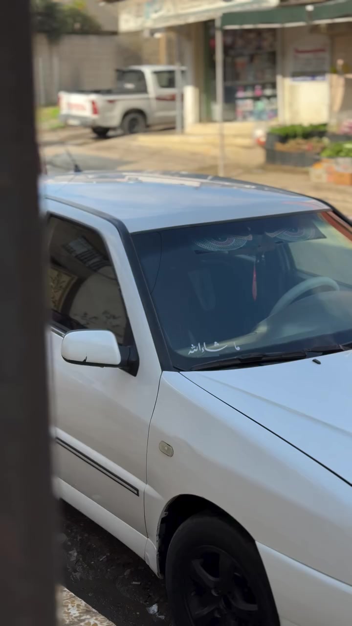 السلام عليكم
كوين 2013 
ما بيها صبغ 
تاييراتها جديده 
 محركها بي بوخار 
بيها تقليمات  بسيطه 
كير جديد 
وايرمنيه كامله 
ما ناقصها كلشي       مكاني موصل حي الجامعه 
سعر 45 بيها مجال السياره مصروف عليها


**إذا كنت صاحب هذا الإعلان وتريد حذفه لأي سبب، رجاءا أرسل رسالة إلى الدعم الفني**