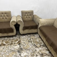 تخم للبيع نضيف كلش وكعدته حلوه ممستخدم قليل كلش سعره 130 الف وبي مجال ...