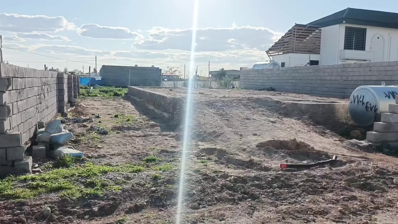 قطعه 300 متر للبيع خدمات ماي كهرباء تبليط راس فرع حي بدر خلف كليه جعفر الصادق قرب تانكي سعر مناسب 26 مليون وقابل للتفاوض اكثر تفاصيل ***********
