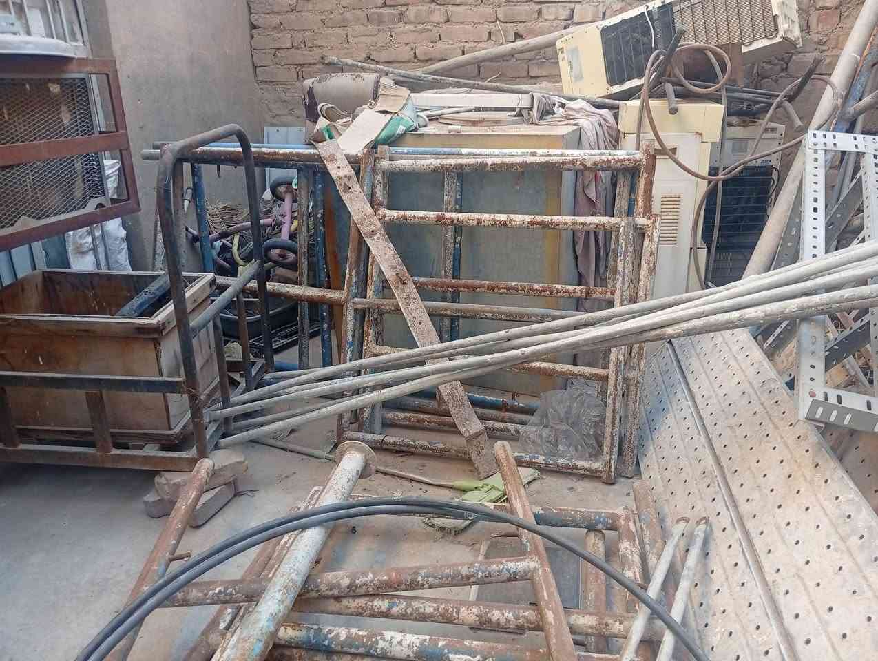 سكلات للبيع 
العدد (( 7 ))
مع تطوالة طولها متر 
للاستفسار / ***********
