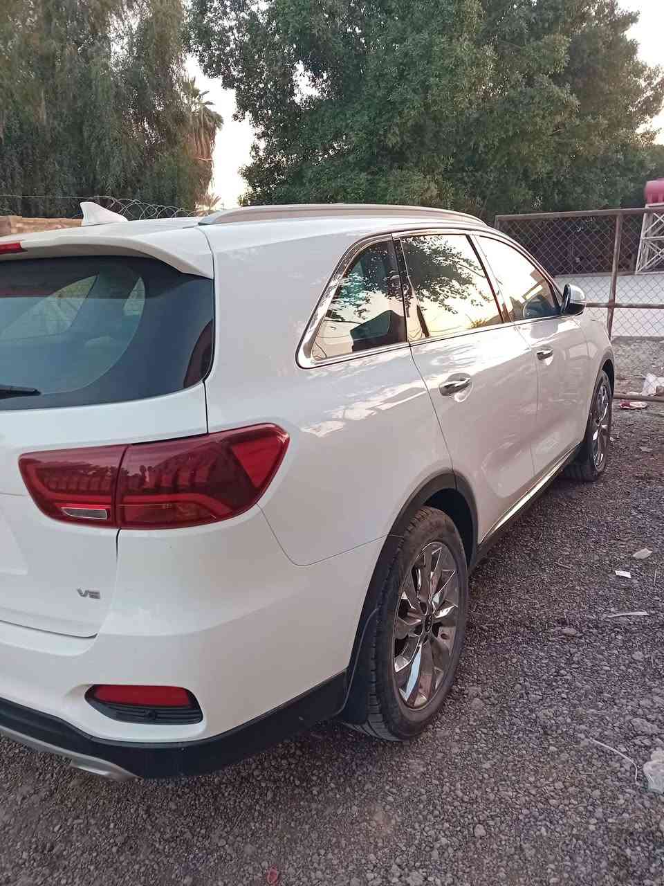 السلام عليكم سورنتو 2020 فول عدا البانوراما كفالة من الصبغ والتبديل فقط شخوط غير واضحة طخم تاير كوري جديد 6 سلندر  كاملة من كل شيء رقم بابل دولي السعر ٢٥٠ وبيها مجال بسيط جدا ***********
