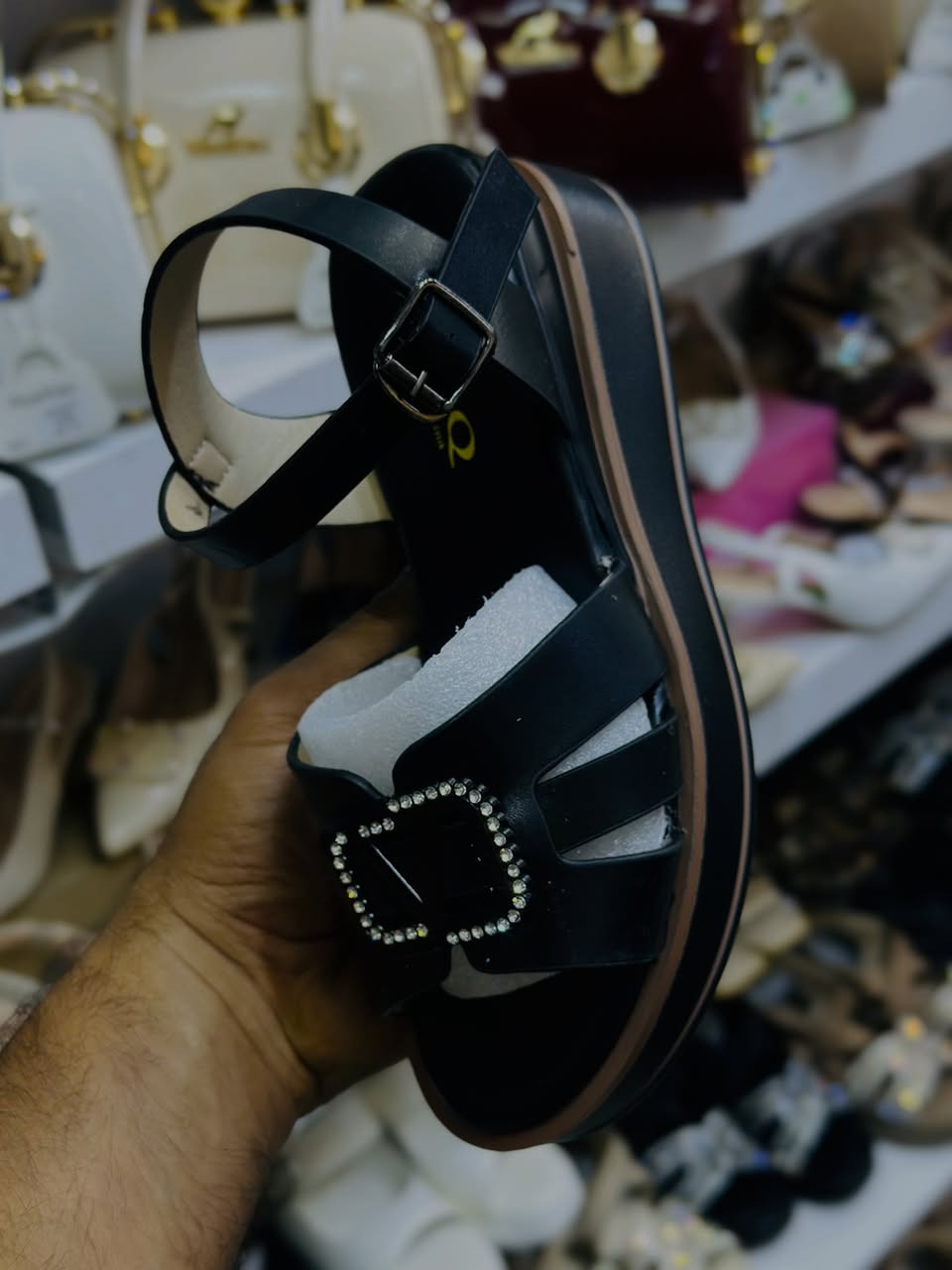 الصندل النسائي الطبي موديلات كلش حلوه وصلت 
اناقتج مهمه اكيد اسعار حلوه قياسات كامله 
سكوبي واحد عروض
العنوان النجف شارع العسكري كبل مقابل جملة بركات الزهراء الغذائية قرب أبو زهراء المضمد 
أوقات الدوام يومياً 
من الساعه 3 العصر إلى الساعه 11 ليلا 
 استفسار  ***********
رقم التوصيل ‭0783 513 8518‬
رقم التوصيل ***********
لايك وتعلق حلو مثلكم 😘
