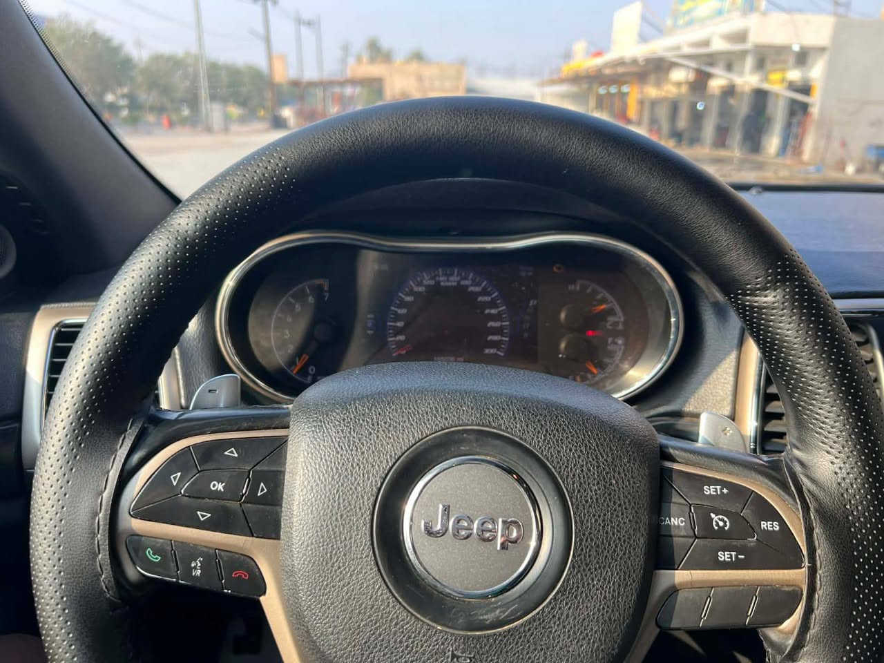 سلام عليكم للبيع  جيب لاريدو 2014 كلين تايتل بدون أي حادث   سياره فول مواصفات عدا الفتحه تشغيل عن بعد شفتات ستيرن كير طياره 8 نمر مثبت سرعه  دخول ذكي 3 بصمات في سياره  نضام ايكو تخم تاير جديد صدر امامي خلفي جديد أي نقص ما بيها فور ويل شغال سياره كامله اي نقص ما بيها  محرك سياره 6 سلندر 3600 ما مفتوح اسبانه ما ممدود عل محرك  سياره بيها صبغ فقط بخ الجاملغ الأمامي وربع من الجاملغ الخلفي مكان سياره ديالى المقدادية ***********
