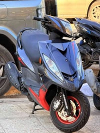 جيتي ار خمسينية الدراجة قبل سبوع نازلة من الرمبة مكفولة كفالة عامة لون...