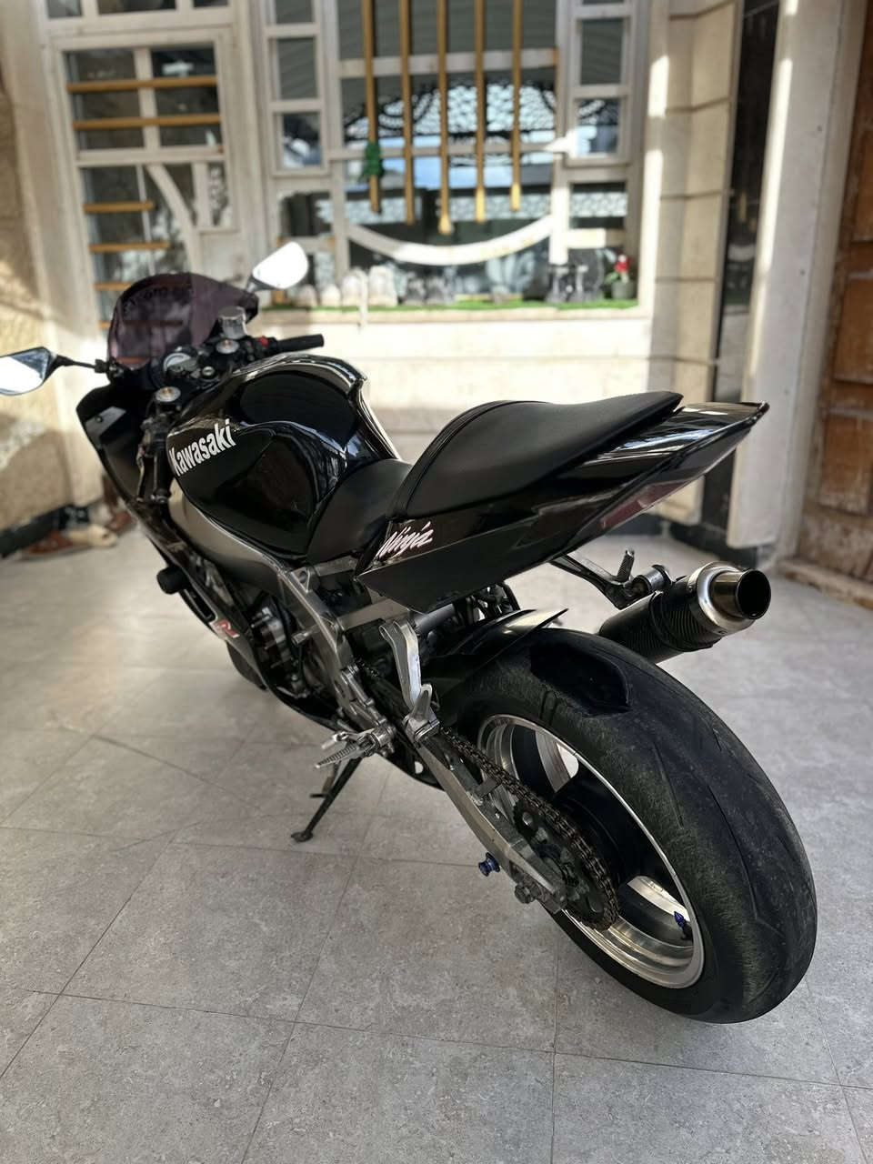 كاوسكي 2004
دراجه جديده ماشيه ٤٨ 
اتصل***********
