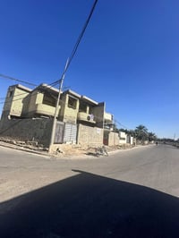 بيت ٢٤٠ متر ركن . الدوانم شارع الحسينية الخضراء للاستفسار 07737470814