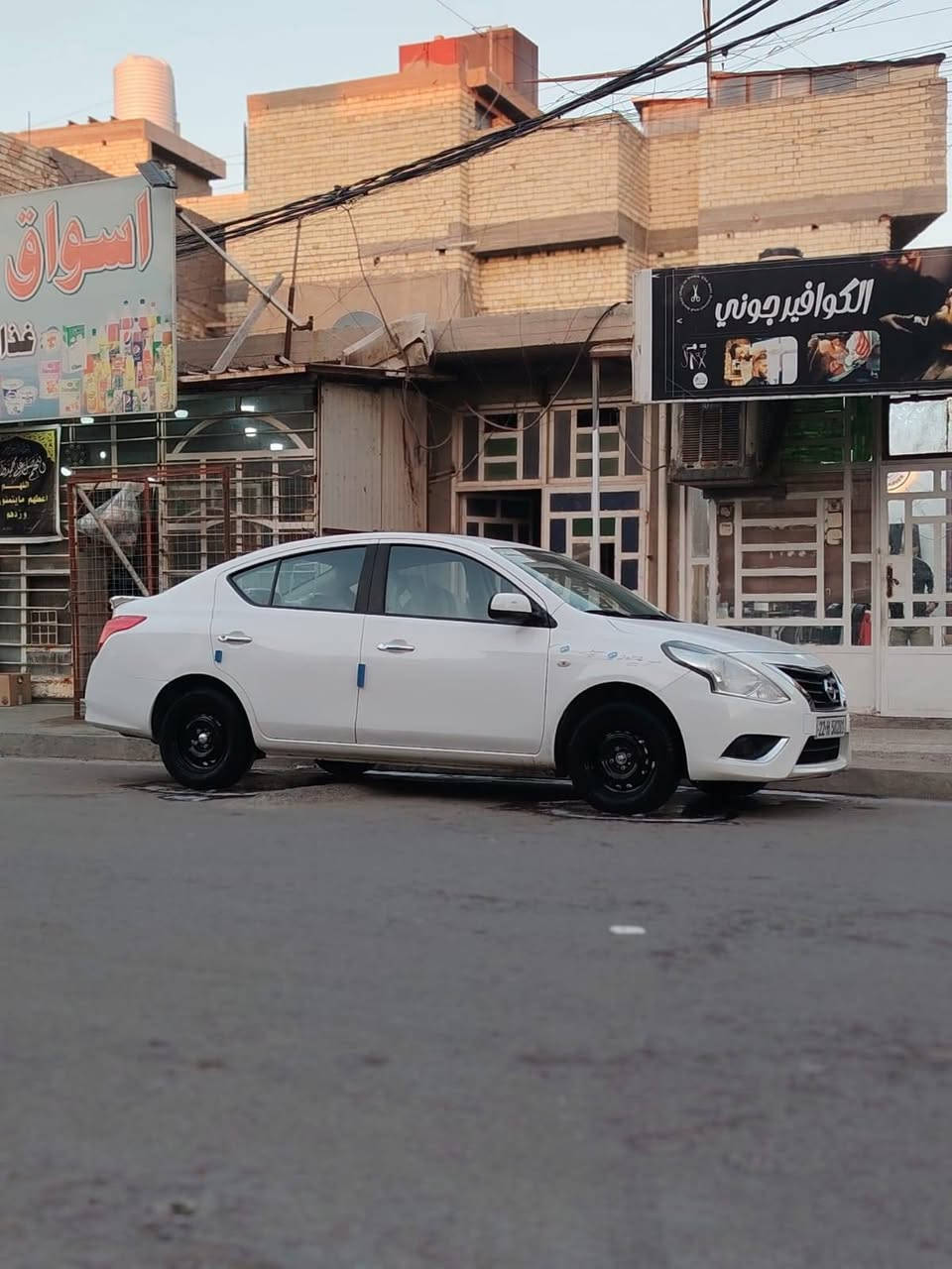 السلام عليكم نيسان صني للبيع بليته زركه موديل ٢٠ راعيه بغداد تخم تاير جديد صدر جديد السياره بيه بارد
مكاني الشعب رقمي *********** السعر ١٠٥ وبيه مجال
