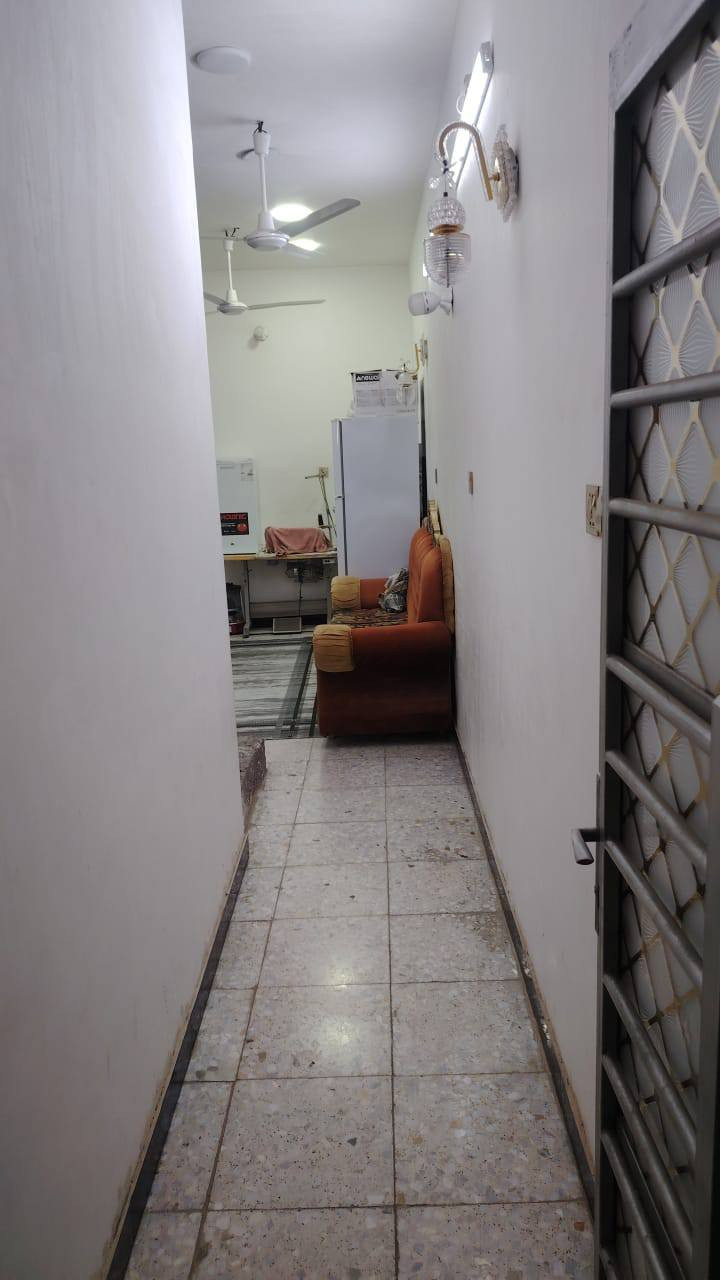 بيت زراعي
سند 25 
استقبال 6في اربعه 
غرفه منام اربعه بااربعه 
صاله 
مطبخ صحيات 
مساحه البيت 117 واجهه تسعه نزال 13
بناء طابوق صب كونكريت البناء حديث قبل اربع سنوات 
العريفيه البيت يصير مقابل الطابو 
كل الخدمات موجوده 
السعر 80 مليون بيه مجال بسيط 
الاتصال على الهاتف ***********
او واتساب او مسانجر
