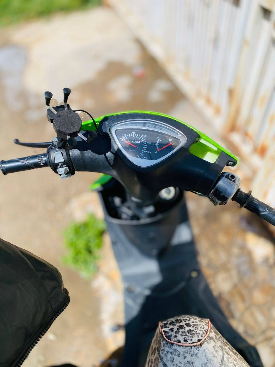 السلام عليكم دراجه للبيع يولد دراجه نضيفه مكينه خير من الله كهربائيات كله شغاله بس لبك لايت نقصه كلوب دراجه 55 شلعه ومعدل وبيها تزويد بسيط للمعلومه كفر تجاري ونقصها بريك امامي
سعرها 525 للاستفسار واتساب *********** مكاني الغزاليه
