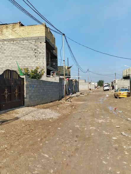 مشتملات للبيع المكان على الشارع السياحي قرب كهوة سوالف لليل بلفرع الواحد ب 50 وبي مجال لبسيط كل مشتمل المساحه 100متر طابقين ونقص المشتمل بيابان خشب وكاشي  رقم الهاتف ***********
