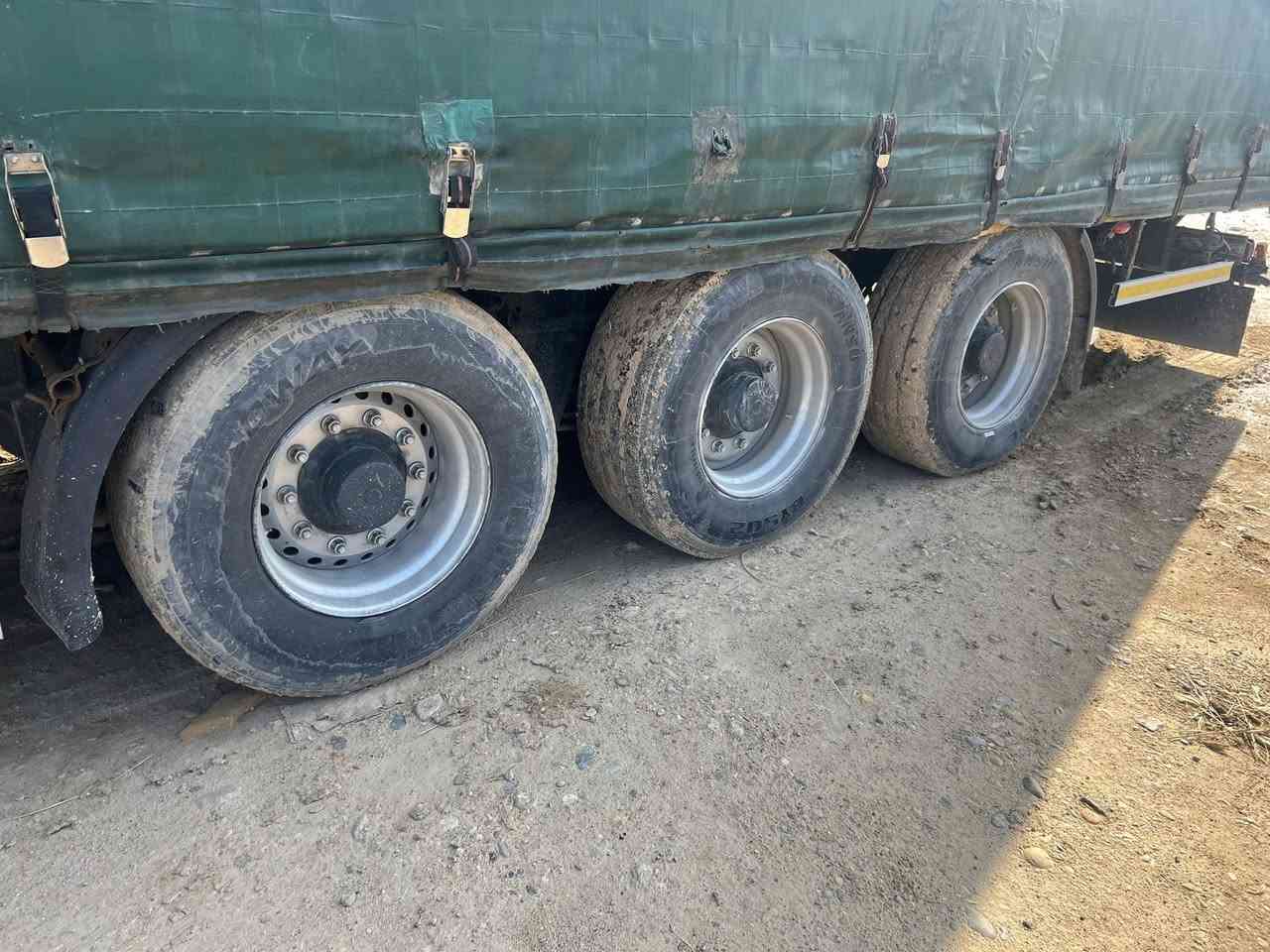 سلام عليكم سكانيه البيع موديل 2004 مكينه 380انجكتر لاتنقيص ولا تبخير سياره مكفول كفاله عامه تخم تاير راس وعربانه سياره خير من الله جاهز الشقل برقي ما نقصه مكان واسط الدبوني لاستفسار ***********
