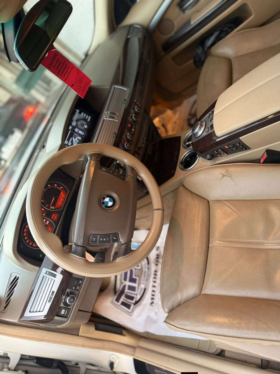 بي ام باخره حجم 750 تنفس طبيعي
 نوزل قصير داخل عسلي 
جلد كهرباء كشنات تتفئه تبريد 
باب قصير لمرغوب سياره جديده وجاهزه اي نقص مابيه 
موديل سياره اصل 2006 مسجله 2004 سياره كفاله 
بيه قطعتين كلير فقط 
موصفات سياره خمس 
بردات بوب شفط شاشه 
كار بلي شادله نضام حديث 
صدر امامي وخلفي شرط 
محرك كير تخم تاير جديد 
كوري ويل كب اصلي حاويه 
تحكم جهتين شفتات ستيرن 
صاج ملكي عليه ادامه كامله 
منضومت زينون اصليه عليه 
لحيه دعاميه اماميه M

للطيبين وسوك كلشي بيه 
بيع او مراوس حسب القناعه 
مكاني بغداد الدورة الاستفسار
 اكثر هاذا رقمي ***********
