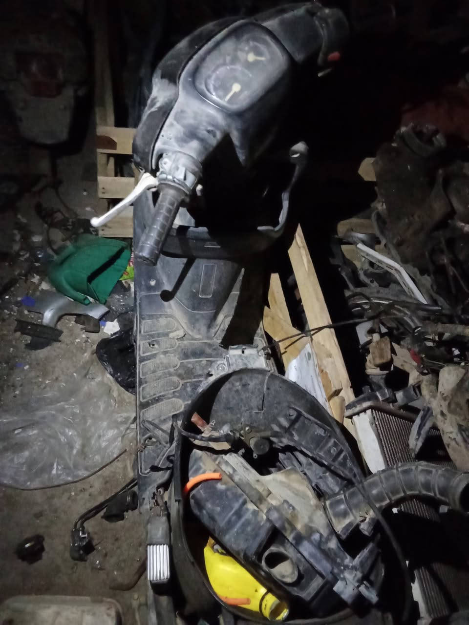 سلام عليكم دراجات للبيع سيام صفره عوزه كابريتر تجفيت جديد لبطه عوزه فيتبام وكابريتر وثانيه بس شاصي محركه تعبان  مراوس  بربعه كير كلك مكان كربلاء لحر صغير قم الهاتف ***********
