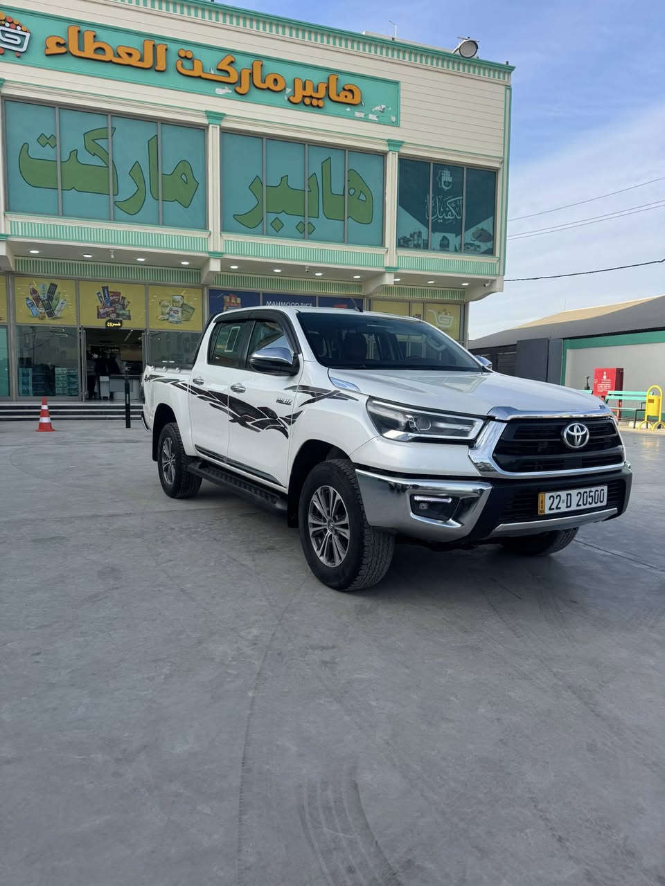 السلام عليكم للبيع تويتا هايلوكس 2022سعودي ماشيه 88الف  
مكاني واسط الصويره 
***********
