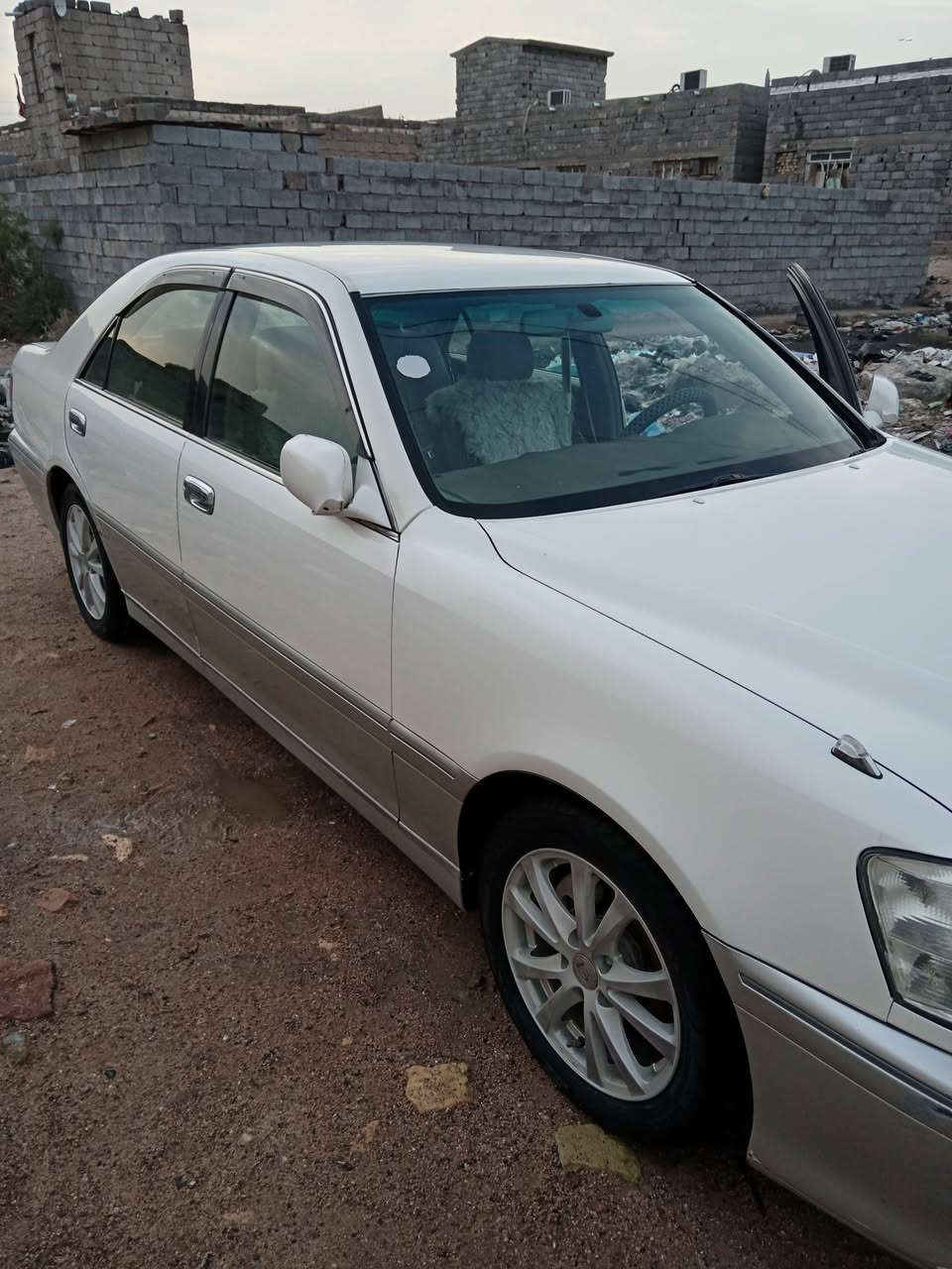 السلام عليكم ملكه موديل ٢٠٠٢ مكينه صغيره خير من الله تبريد شغال ثلاج كص قماره الباقي كفاله سيارة جهزه متومه سنويه وشاصي ورقم دك حاسبه السعر ٥٥ وبيها مجال ***********
