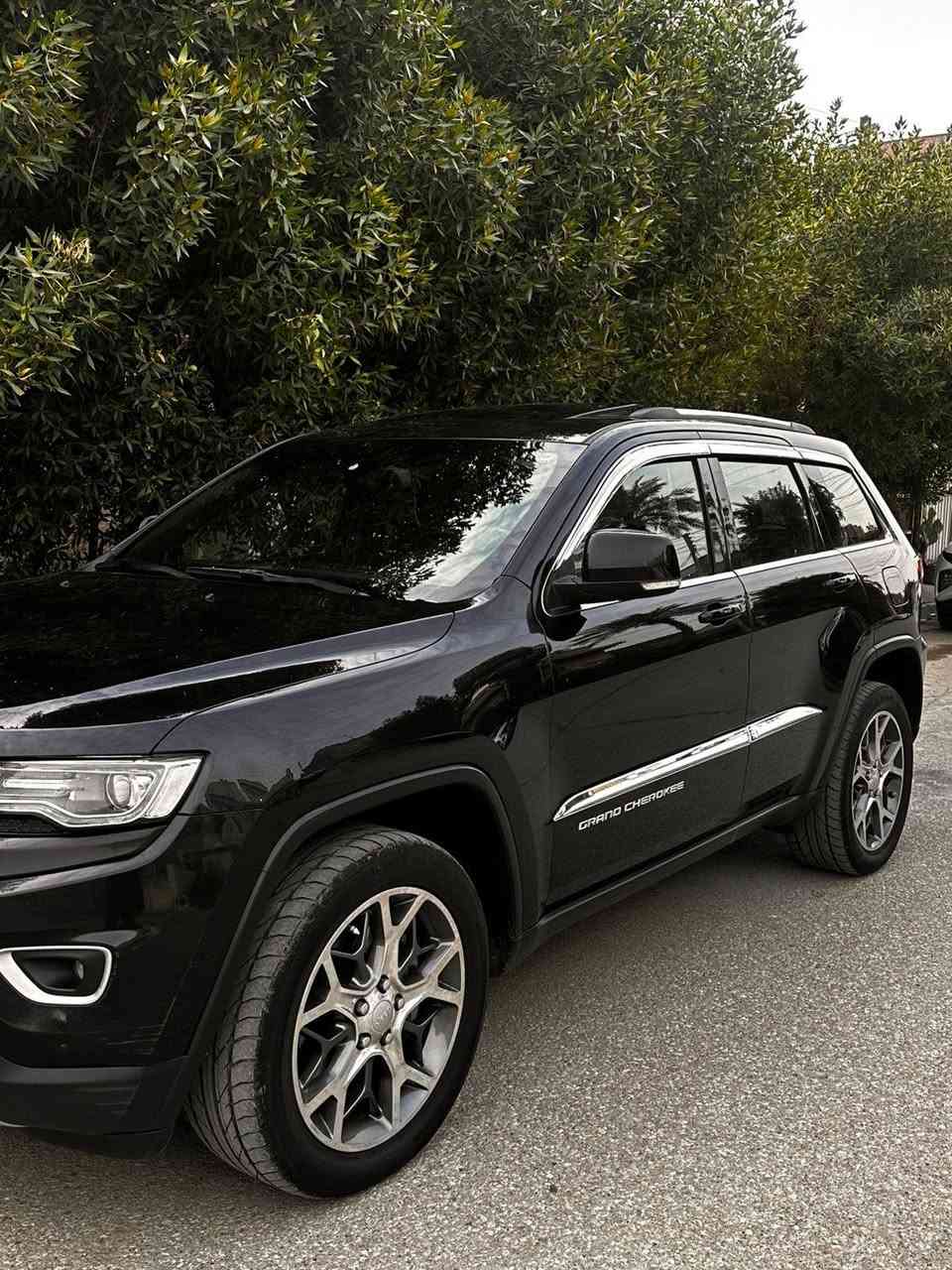 سلام عليكم جيب مديل 2015 سياره بيهه باردفقط اقل شبر بجاملغ الامامي وسياره مابيهه صبغ فول مواصفات       بنوراما كشنات جلد تحكم ستيرن  مكينه سته سلندر مكفوله سياره كولش جديده مابيهه اي نقص مكاني الشعب للاستفسار ***********
