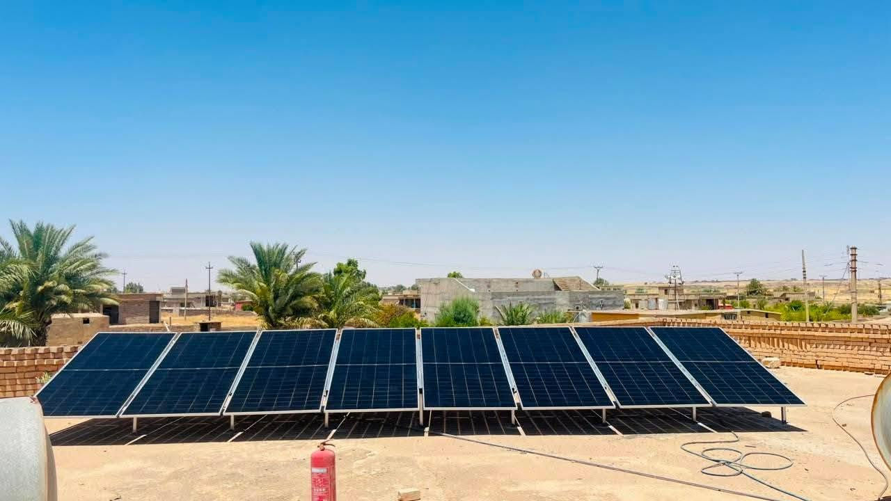 مكتب الأتروشي للطاقة الشمسية 
الحمدلله تم تنصيب منظومة طاقة شمسية 
في الزويه 

 ⚡ 16 أمبير نهاري
 ⚡ 15 أمبير ليلي

- الواح عدد 8 ايرا 610 واط
-  بطارية بقدرة 15 Kw من شركة فلستي 
-  انفيرتر  بقدرة 6 Kw من شركة فلستي

بأدارة: احمد خلف الجميلي 

للاستفسار الاتصال على الرقم : ***********
