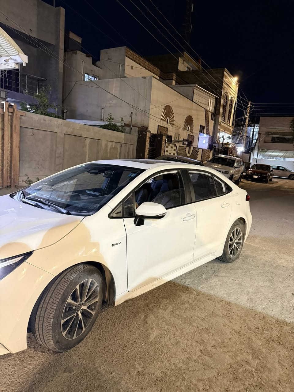 السلام عليكم للبيع كورلا 2025 بغداد بأسمي
مكفولة السيارة 
شكل الامريكي 
فتحة وبصمة وردارات وباقي المواصفات المعروفة 
ماشية 29 كيلو 
السعر 153 بيهة مجال بسيط
مكانهة بغداد حي الاعلام تقاطع درويش
للاتصال *********** ابو عمار
