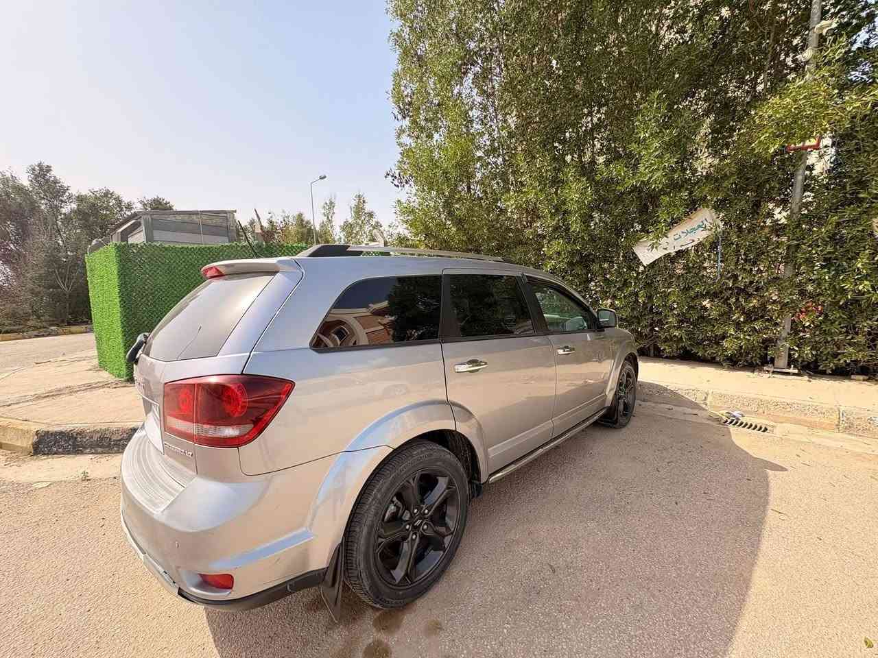 دودج جورني كروس رود 2018

فول عدا الفتحه مواصفات معرفه 

ماشيه 177236 

بيه خمس قطع بنيد و جاملغين وباب السايق و الخلفي كلها قطع اصليه شادله حداثه خفيف من امريكا بس دعاميه بالعراق حادث بابيبن خفيف تبديل باب و باب تعديل 

السعر 143 ورقه وبيه مجال بسيط مكان السياره بابل الحله 

للتواصل *********** اتصال واتساب
