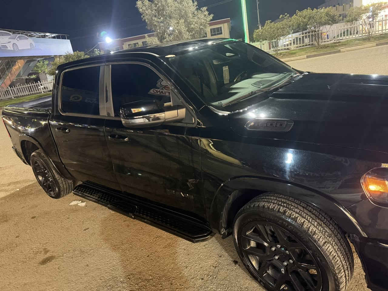 دوج رام بك هورن
بانوراما
رادار 
فور ويل 
محرك 6+توين توربو
مرايه شفط
كشنات تدفئه وتبريد استيرن هم
رقم اربيل بيها كتاب تضليل هم
سياره لوك بوضع شركه ماشيه 7000
صور حادث موجود بل منشور
تفاصيل اكثر خابرني او راسل /***********
