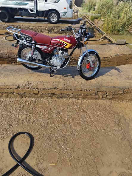 سلام عليكم دراجه للبيع موديل 25 مكفوله من كلشي مابيها كل نقص لامفتوحه لاتنقص لاتبخر مال جناي ع يدي سحكتها ورقه وحده وراق سحب الشراي يتصل العنوان كوت دجيلي ***********
