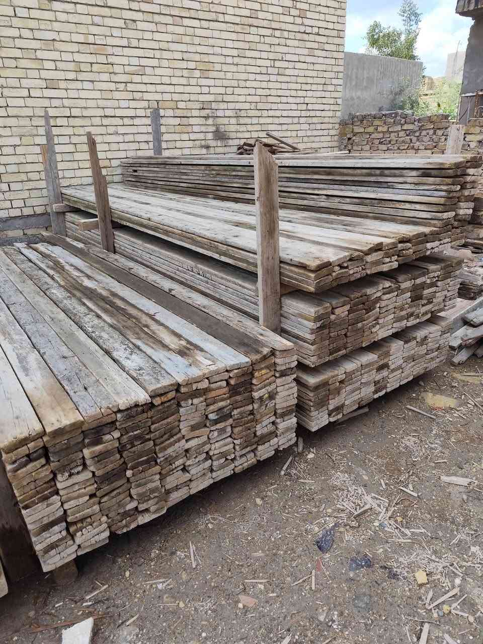 قالب خشب نضيف جدا للبيع العنوان بابل العدد 10مكعب هاتف ***********
