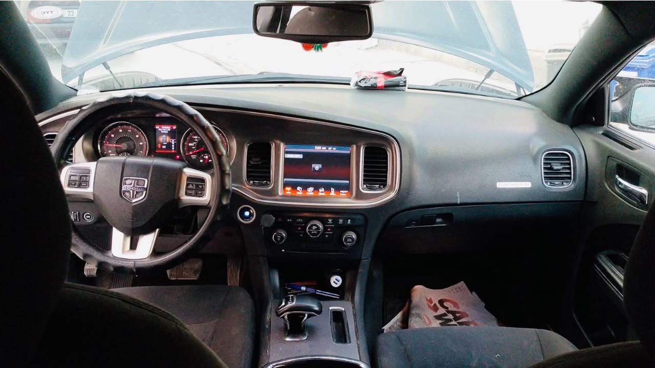 سلام عليكم 
    ((ادوات  ادوات ادوات ))
جارجر 2014اصل 
كصه وحدا 
كير طيار ✅
شاشه كبير ✅
تحكم بل استرين ✅
كير محرك صدر تبريد كلهن بل شرط 
متومه ارقام وسنويه شرط الحاسبه
للتصال :***********
