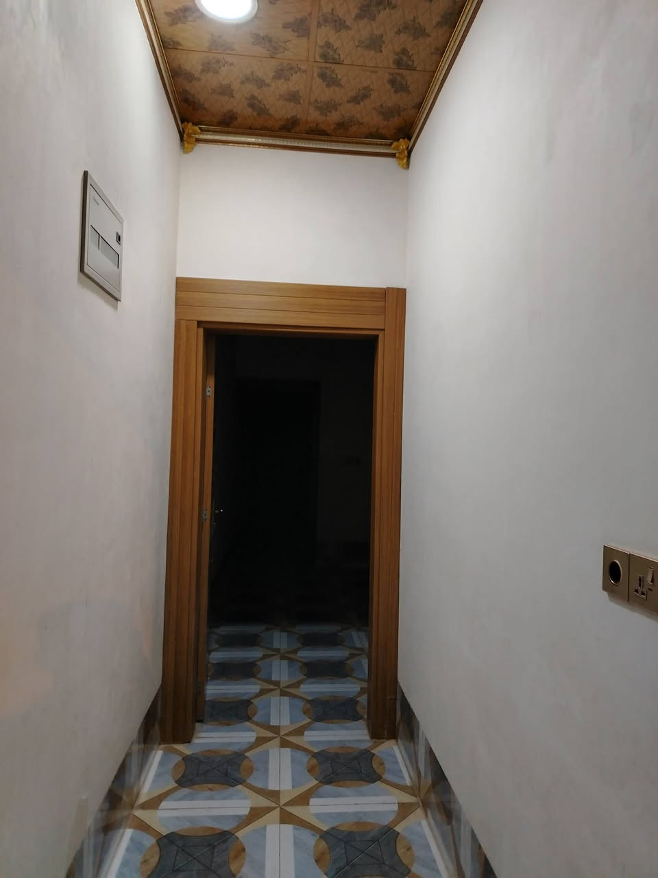 دار للايجار طابقين
مساحه 100م
يحتوي على غرفتين نوم مع استقبال ٢ مطبخ ٢ صحيات ٢
سعر الأرضي 250الف والفوق 150الف
عنوان كركوك قرب جسر رمل والحصو بين حي النصر والقادسية
للتواصل
***********
*********** ابو مصطفى يايجلي
