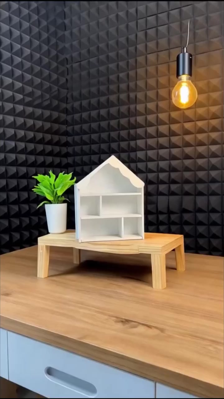 رف كوخ جداري ديكوري متعدد الاستخدام
السعر 17 الف

الاستخدامات
ترتيب وعرض الإكسسوارات، الشموع، المجسمات والديكورات الصغيرة
مناسب لغرف الأطفال، غرف النوم، الصالات والمكاتب
رف جداري عملي لإضافة لمسة جمالية وتنظيمية بنفس الوقت
مثالي لوضع نباتات صناعية أو تحف خفيفة

المميزات
تصميم مميز على شكل كوخ يعطي لمسة ديكور عصرية ولطيفة
لون أبيض أنيق ينسجم مع جميع أنماط الديكور
يحتوي على عدة خانات للتنظيم والترتيب
خامة خفيفة ومتينة بنفس الوقت
سهل التركيب ولا يحتاج أدوات معقدة
حجم عملي لا يشغل مساحة كبيرة
مناسب للاستخدام المنزلي أو كقطعة ديكور

محتويات الصندوق
رف كوخ جاهز بعد التركيب

القياسات
الطول: 30 سم
العرض (العمق): 10 سم
الارتفاع: 40 سم

الملاحظات
مخصص للأغراض الخفيفة والديكورية
مصنوع من الخشب
قد يختلف اللون قليلًا حسب الإضاءة أو الشاشة
يفضل تثبيته على حائط مستوٍ للحصول على أفضل ثبات


**إذا كنت صاحب هذا الإعلان وتريد حذفه لأي سبب، رجاءا أرسل رسالة إلى الدعم الفني**