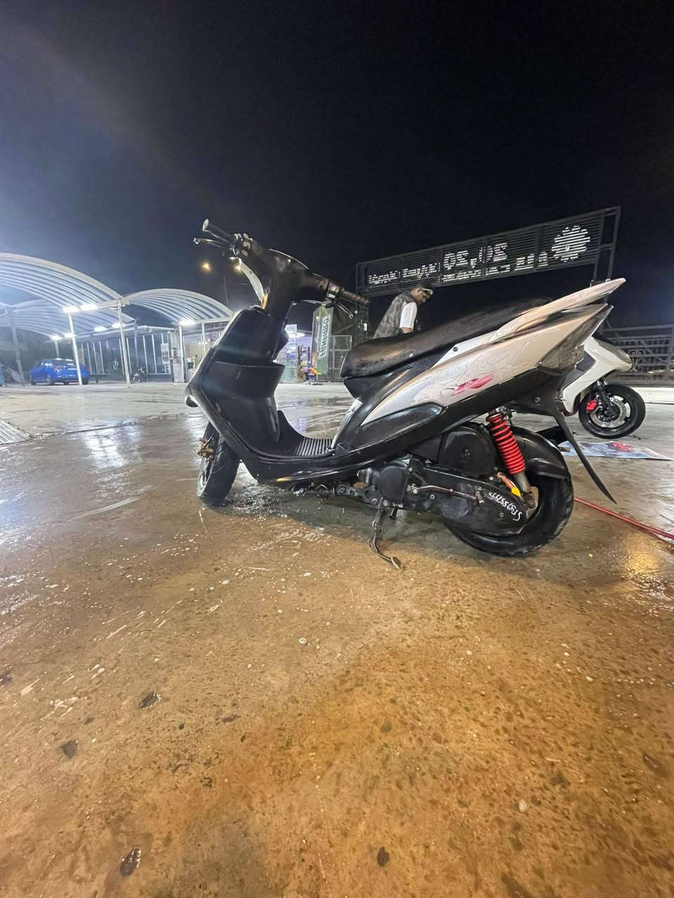 السلام عليكم دراجة ماكس عدله سرعه 120 للبيع الدراجه كله بلاد مدينه كفاله ممفتوحه  سلف وهندر بكل وكت كهربائياته كله شغاله السعر550 الرقم ***********المكان حي الجهاد
