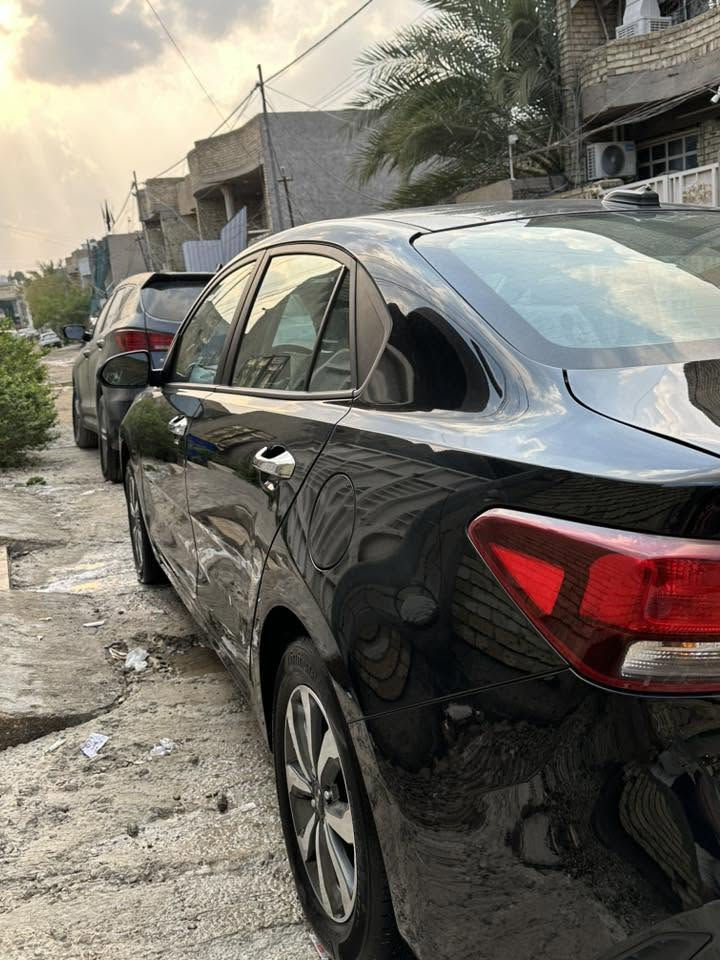 السلام عليكم سيارة كيا ريو 2023
مواصفات بصمة ابواب بصمة تشغيل رادار امامي 

السيارة تراي زيرو ماشية25الف كير محرك وكالة مكفول ضربته مثل ما موضح با الصورة مبدل فقط بنيد وبارد با الجاملغ والبنيد القديم موجود +باب الصدر والورا من امريكا مبدلات بدون اي حادث او دواخل السيارة بدون ايرباك ايرباكات سليمة مكفولة من اللغد والشاصي والدواخل سيارة حلوة ومماشية 

السعر با 120

الرقم ***********
