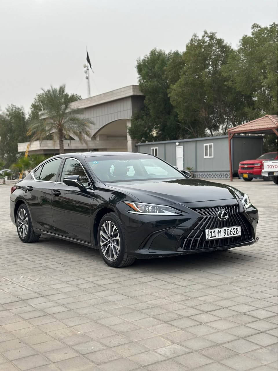 لكزز ES 300 هايبرد 
الموديل 2023 خليجي بريم 
مغلفه ppf كلها و كفاله عامه 
محرك 2.5 اربعه سلندر
ماشيه  30 الف كم 
السيارة التفويله تمشيك 900 km كم
المواصفات:
بصمة تشغيل 
تشغيل عن بعد 
فتحة سقف 
دخول ذكي ( 5 بصمات )
ماوس تحكم 
كشنات جلد 
كشنات كهرباء 
كشنات ميموري  
اوتو هولد 
هندبريك بصمه 
كامره 
اشاير بالمري   
التحكم التقائي بالتكييف ثنائي 
نظام تثبيت السرعه
هواي مواصفات 
مكانها كربلاء 
سعرها 36 وبيها مجال بسيط
*********** كربلاء, العراق
